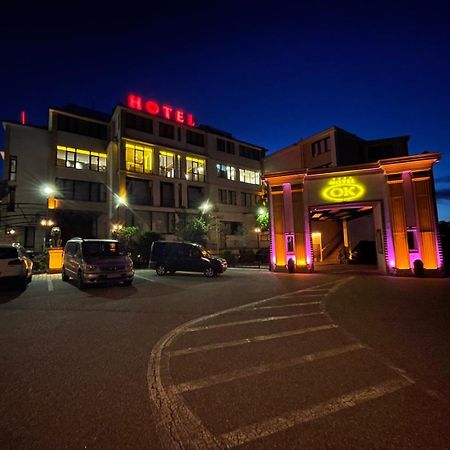 Hotel Ok Призрен Экстерьер фото