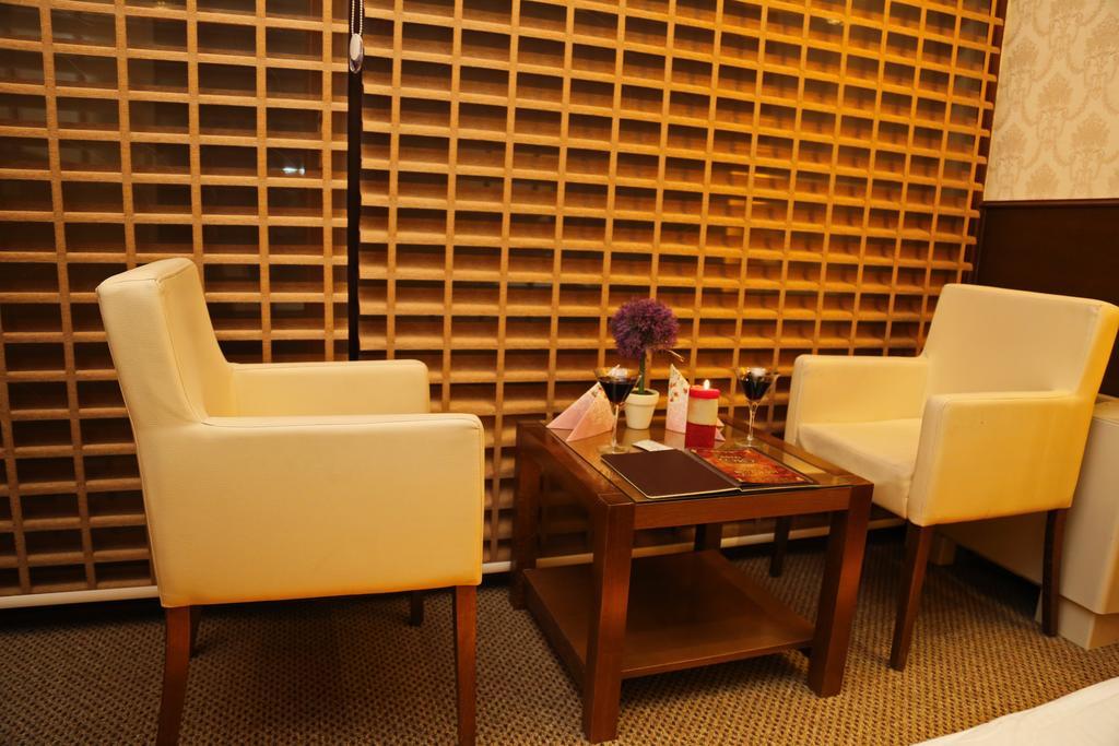 Hotel Ok Призрен Экстерьер фото