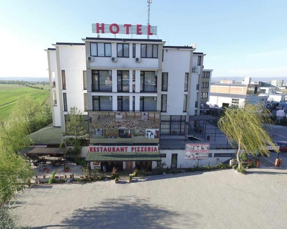 Hotel Ok Призрен Экстерьер фото