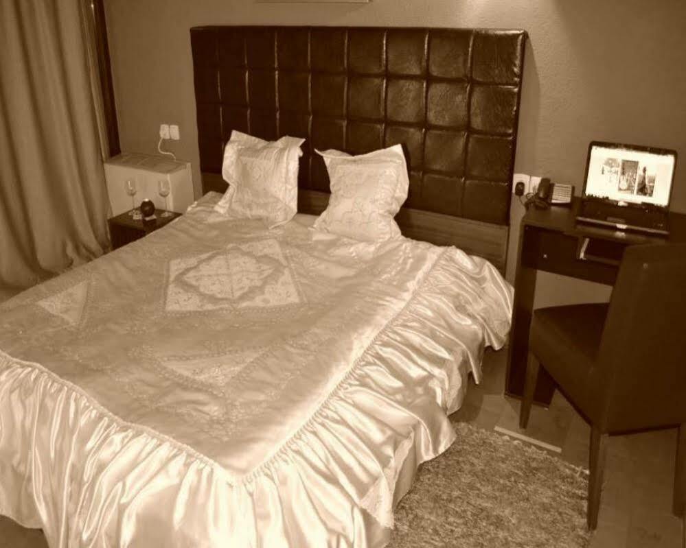 Hotel Ok Призрен Экстерьер фото